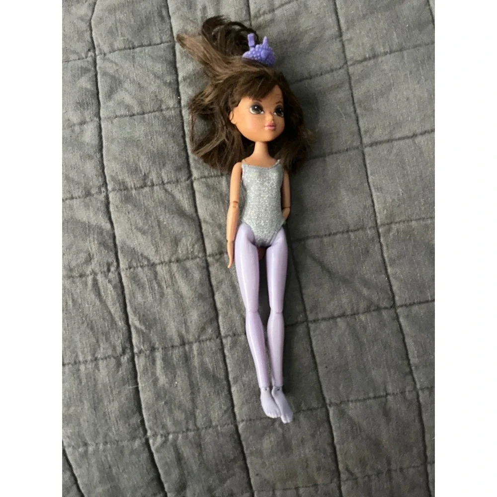 Moxie Girlz Ballerina Doll Brunette Brown Hair Silver Leotard Purple‎ 2012
